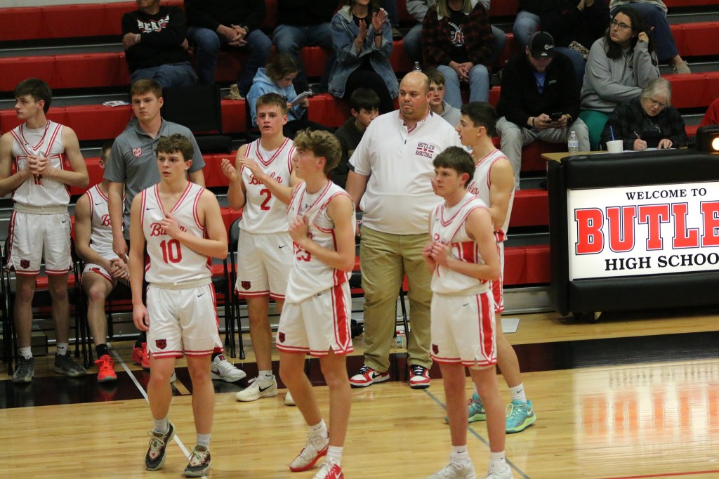 Bears Battle in Conference Clash with&nbsp;Bulldogs