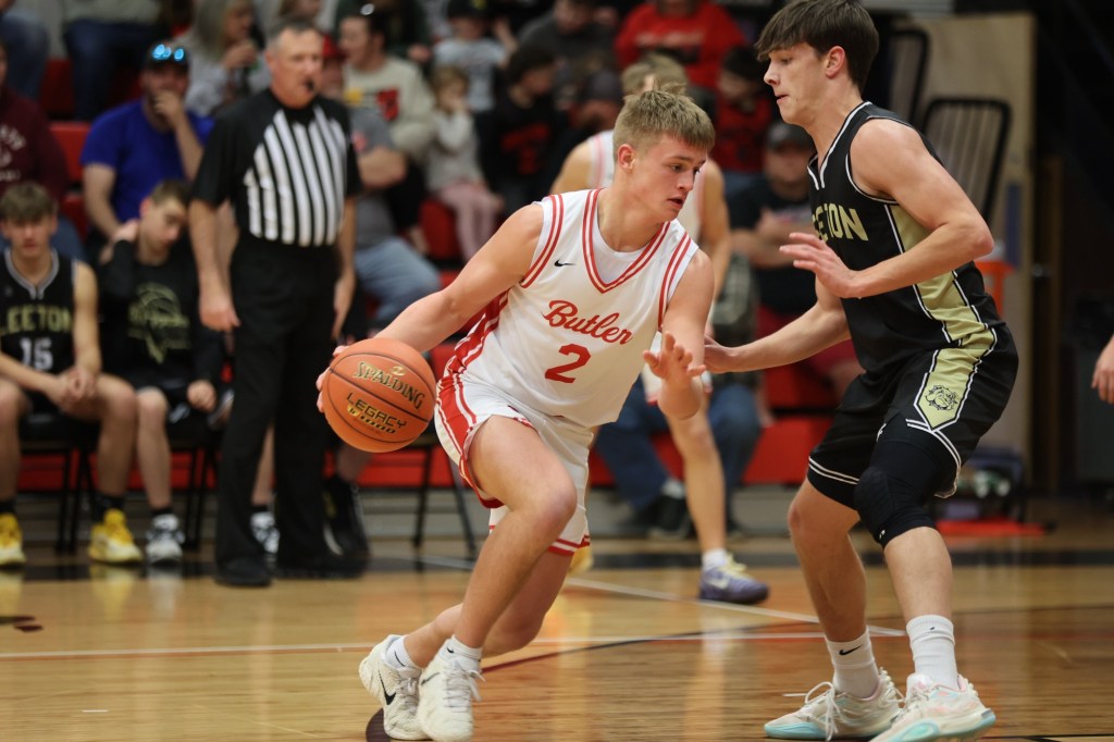 Bears, Bulldogs Trade Blows in Physical Bears Den&nbsp;Battle