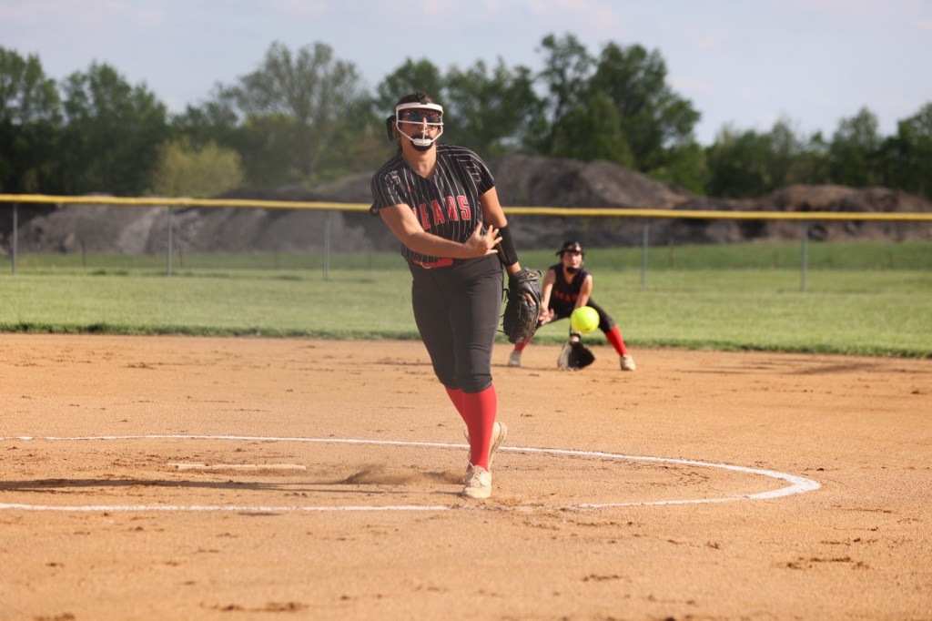 Dubray Dominates on Senior Night as Butler Rolls Past&nbsp;Versailles